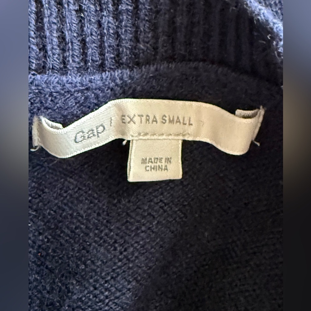 GAP Navy Blue Crewneck Sweater – XS - Picture 3 of 5